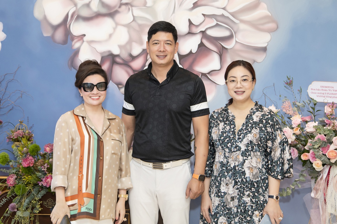 Đầu năm, các người đẹp hội ngộ mừng Á hậu Kim Duyên - 10 Đầu năm, các người đẹp hội ngộ mừng Á hậu Kim Duyên - 10