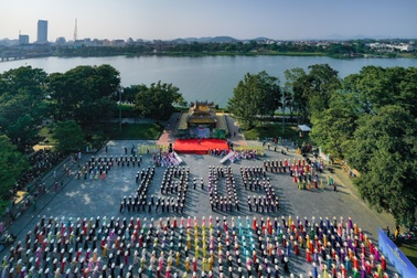 Hơn 1.000 phụ nữ chung tay hưởng ứng Tháng hành động vì môi trường