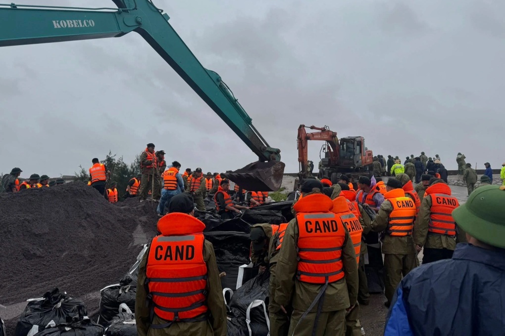 Ninh Bình công bố tình huống khẩn cấp về thiên tai - 1 Ninh Bình công bố tình huống khẩn cấp về thiên tai - 1