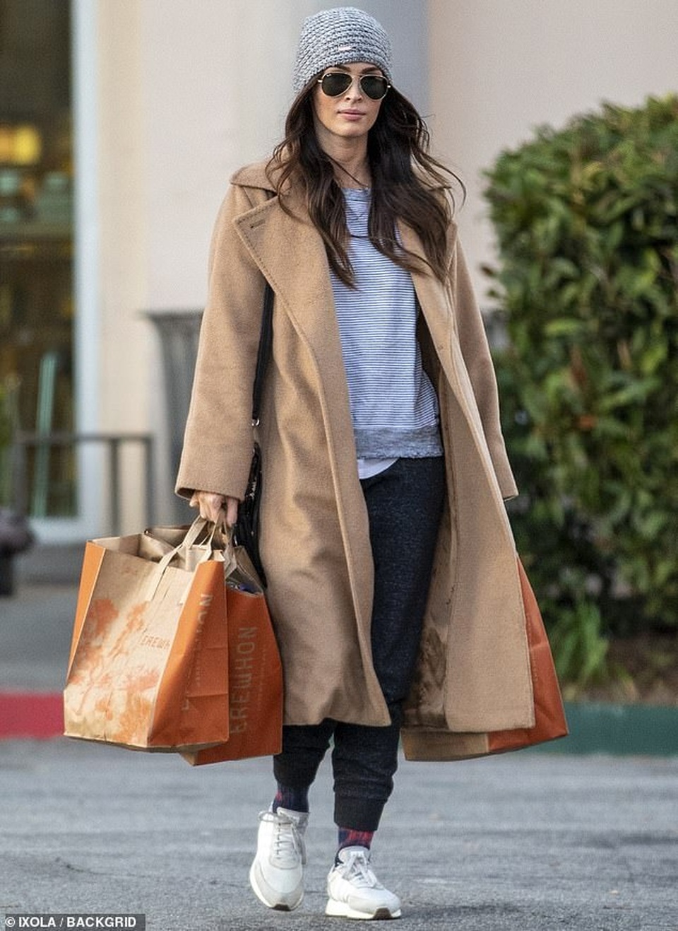 Megan Fox giản dị đưa con ra phố - 2 Megan Fox giản dị đưa con ra phố - 2