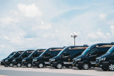 Bến Thành Travel đầu tư dàn xe DCAR Hạng Thượng đỉnh