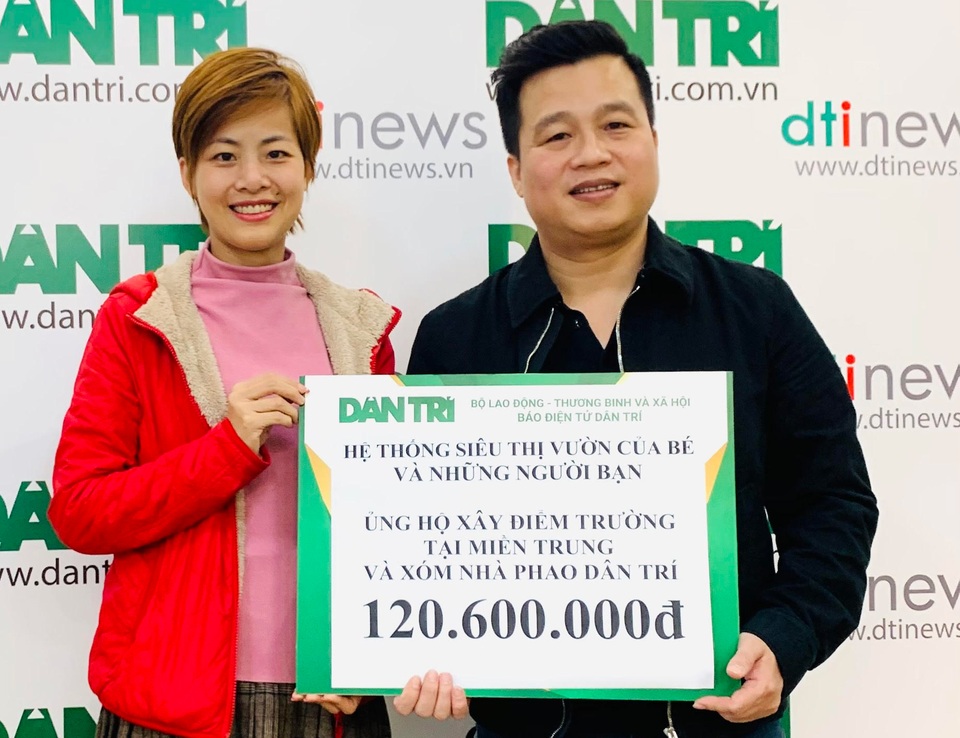 Người dân vùng rốn lũ vui mừng khánh thành xóm nhà phao cứu sinh - 15 Người dân vùng rốn lũ vui mừng khánh thành xóm nhà phao cứu sinh - 15