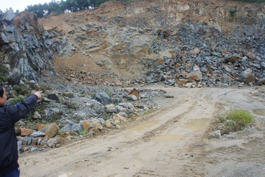 Vụ mỏ đá hành dân ở Hà Tĩnh: Phạt 80 triệu đồng, thu hồi giấy phép sử dụng vật liệu nổ!