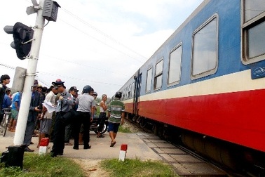2 ngày, 3 người tử vong vì tai nạn đường sắt