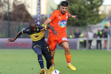 HLV Pau FC chia sẻ bí quyết giành chiến thắng đầu tiên