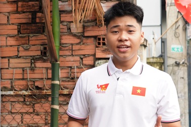 Nam sinh hát "Chào em cô gái Lam Hồng" được ví như bản sao NSND Trung Đức