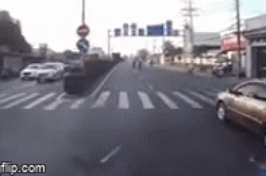 Hai băng nhóm lạng lách, rượt đuổi chém nhau trên quốc lộ