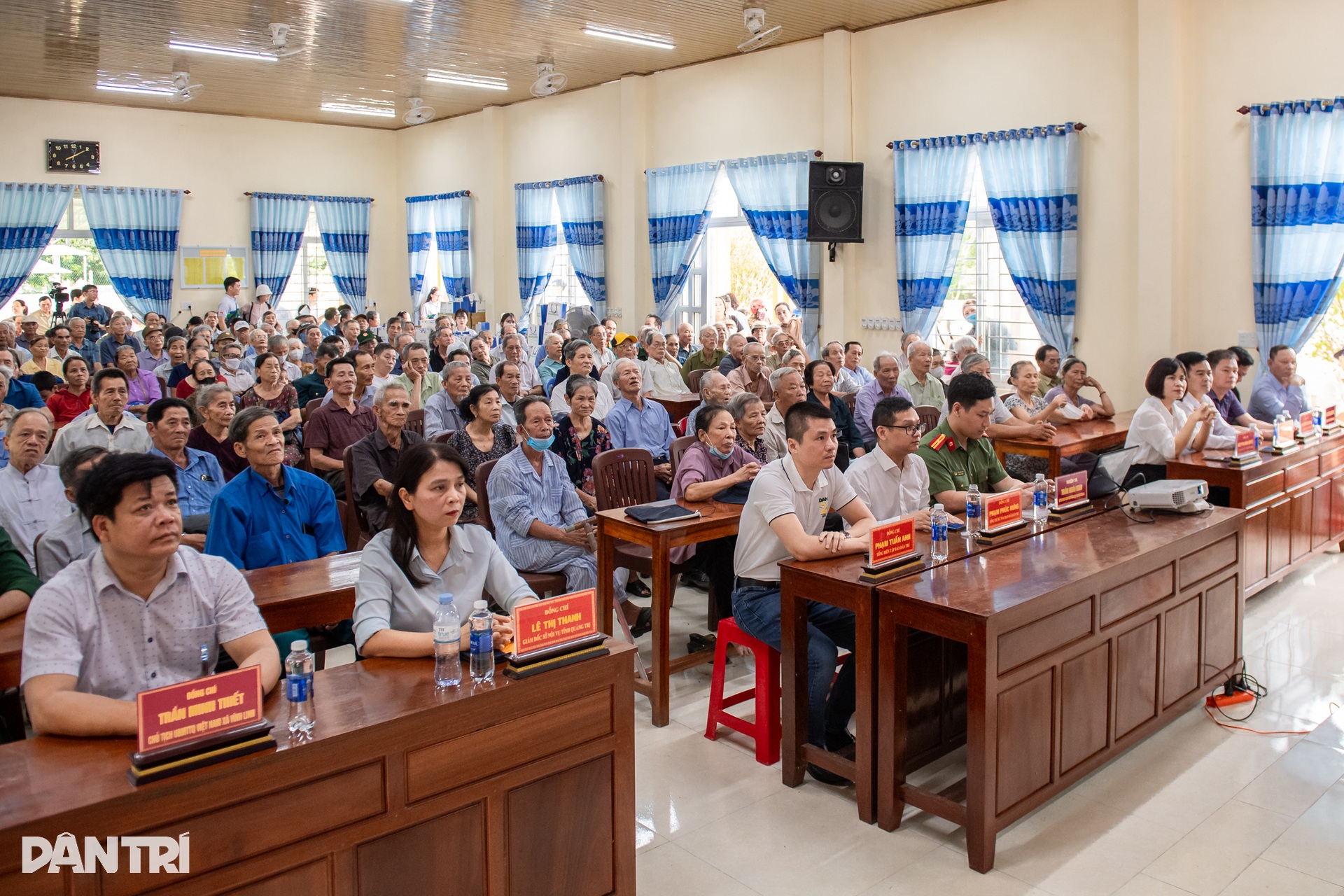 Khám bệnh miễn phí, tặng quà tri ân gần 300 người có công tại Quảng Trị - 3 Khám bệnh miễn phí, tặng quà tri ân gần 300 người có công tại Quảng Trị - 3