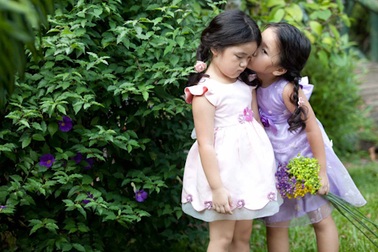 Con gái Mỹ Lệ làm “mẫu” cho nhãn hiệu thời trang của mẹ