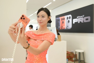 Người dùng mua iPhone 17 Pro Max tặng mẹ trong ngày đầu iPhone 17 lên kệ
