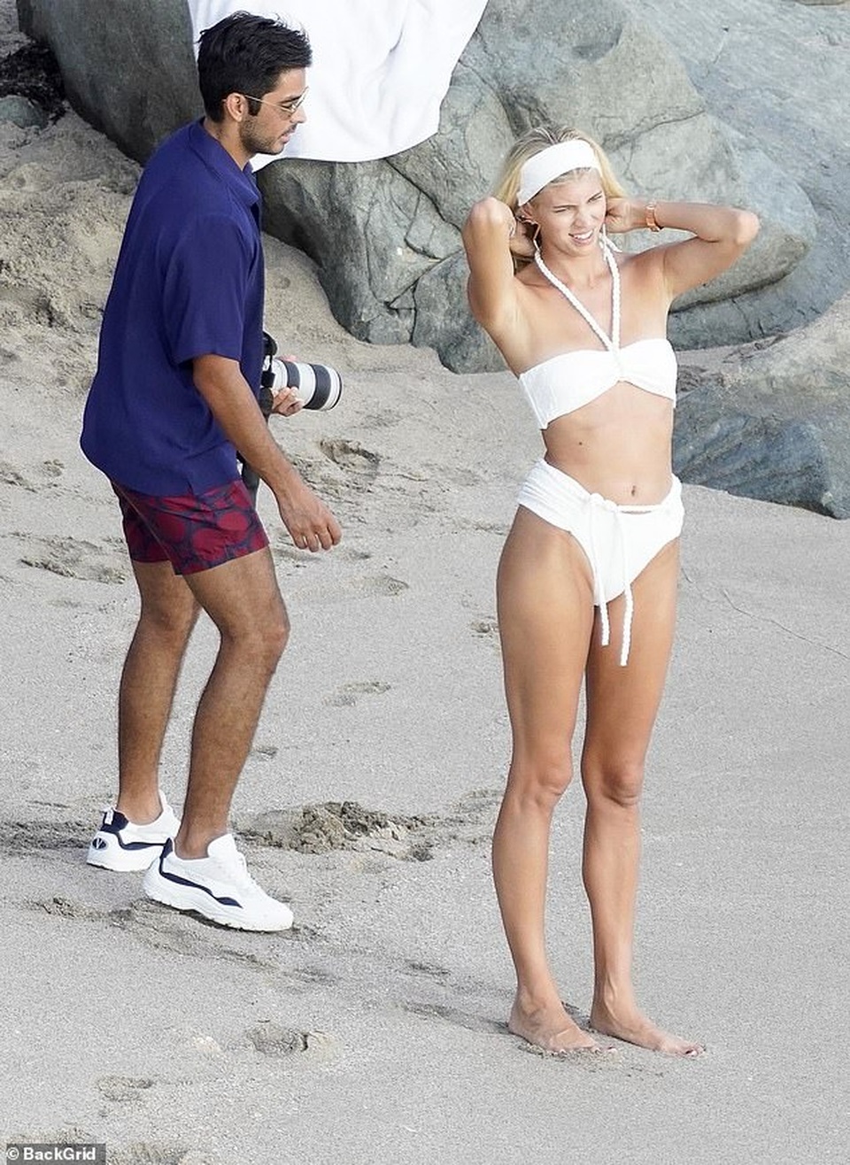 Devon Windsor khoe dáng nuột trên biển - 1 Devon Windsor khoe dáng nuột trên biển - 1