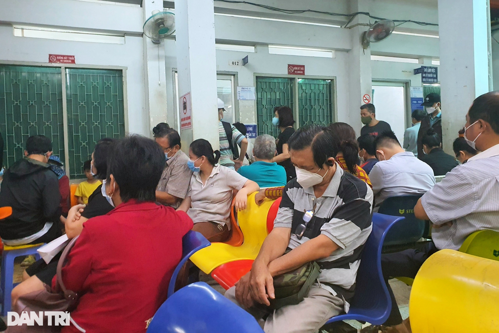 Ngành y tế TPHCM đối mặt nhiều thách thức lớn trong năm 2023 - 2 Ngành y tế TPHCM đối mặt nhiều thách thức lớn trong năm 2023 - 2