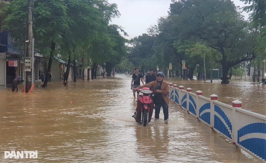 Cố đô Huế mênh mông nước lũ - 9 Cố đô Huế mênh mông nước lũ - 9
