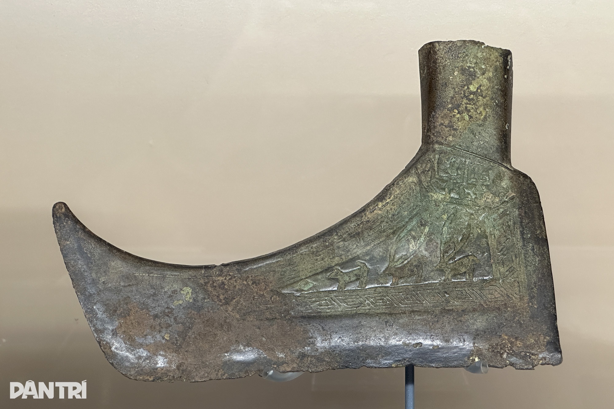 Beundrar den största Dong Son-bronstrumman som någonsin visats i Hanoi - 11 Ngắm trống đồng Đông Sơn lớn nhất từ trước đến nay đang trưng bày ở Hà Nội  - 11