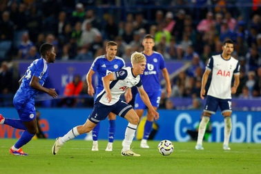 Jamie Vardy tỏa sáng, Leicester City cầm hòa Tottenham