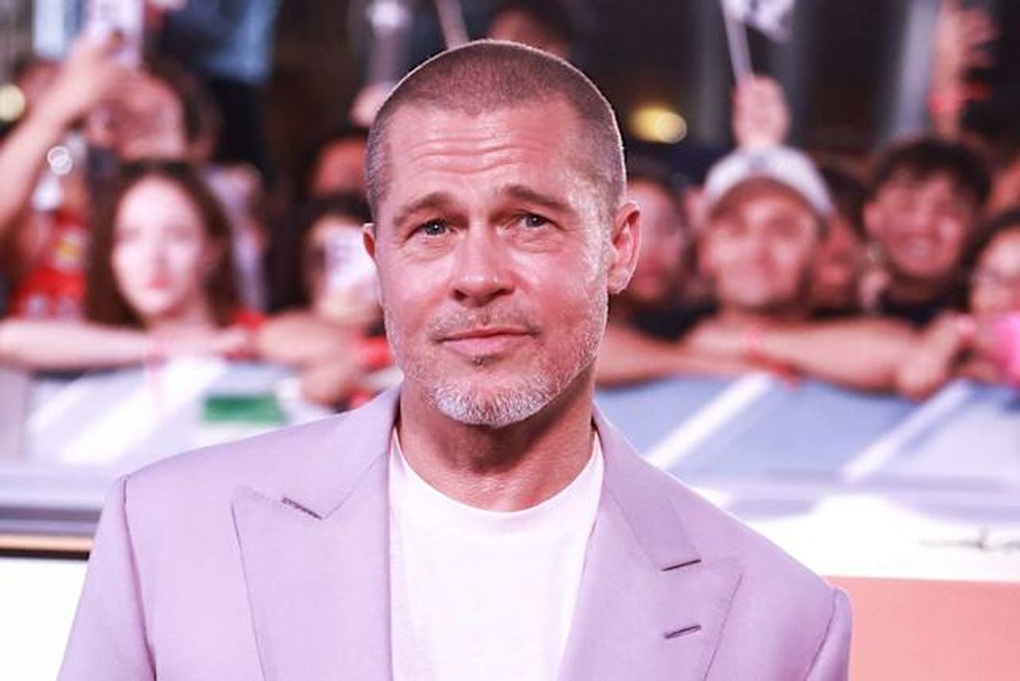 Hành trình tái sinh của Brad Pitt sau cú sốc đổ vỡ với Angelina Jolie - 2 Hành trình tái sinh của Brad Pitt sau cú sốc đổ vỡ với Angelina Jolie - 2