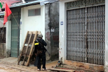 Vây bắt đối tượng nổ súng bắn Phó trưởng công an phường