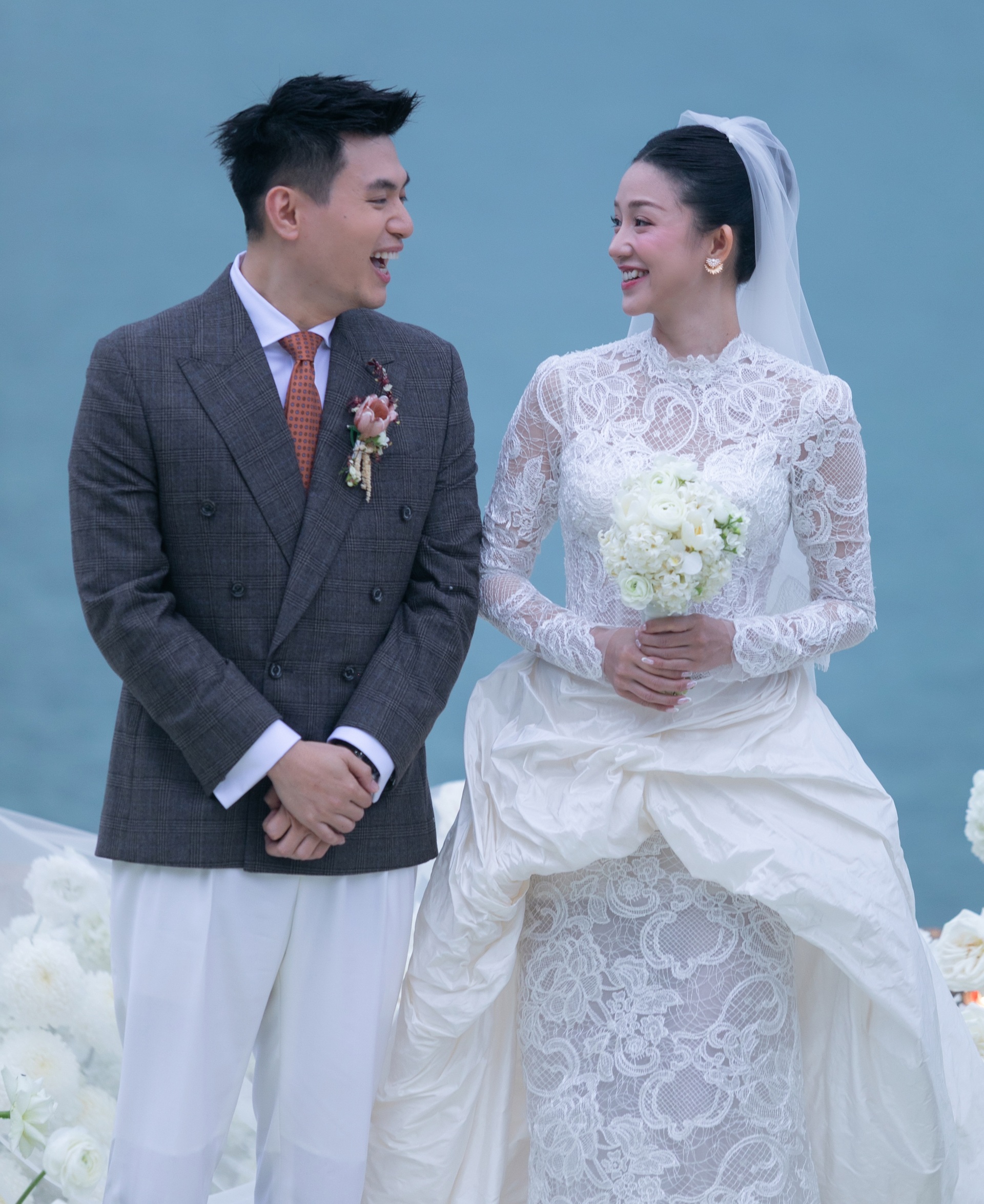 Lễ cưới Salim: Bé Pam đội nhẫn cho cha mẹ, Đức Phúc bất ngờ xuất hiện - 9 Lễ cưới Salim: Bé Pam đội nhẫn cho cha mẹ, Đức Phúc bất ngờ xuất hiện - 9