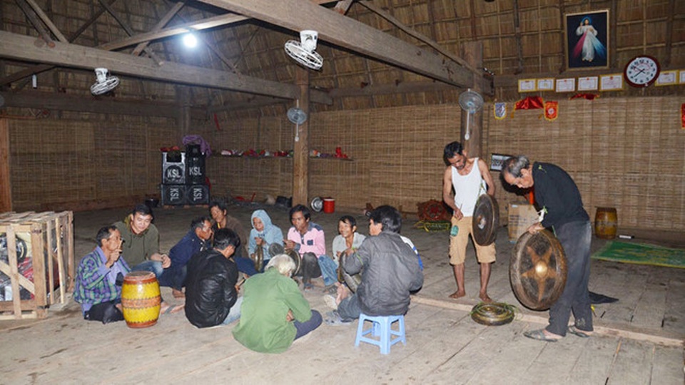 Chiêm ngưỡng nhà rông lớn nhất Tây Nguyên - 6 Chiêm ngưỡng nhà rông lớn nhất Tây Nguyên - 6