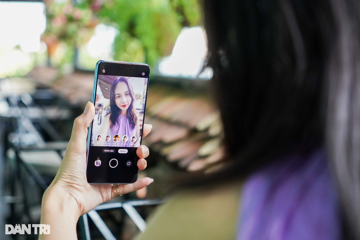 Cận cảnh Oppo Reno7 Pro 5G - Đối thủ của iPhone 13, Xiaomi 12 - 8 Cận cảnh Oppo Reno7 Pro 5G - Đối thủ của iPhone 13, Xiaomi 12 - 8