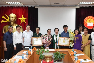 Trao Bảng vàng Khuyến tài cho 2 tác giả cuộc thi Nhân tài Đất Việt