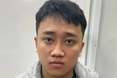 Hà Nội: Nam thanh niên cướp giật vàng đem tặng người yêu