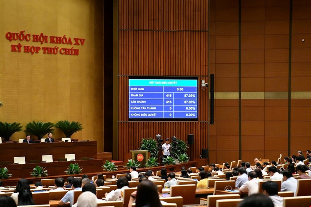 Người nhập tịch được ghép giữa tên Việt Nam và tên nước ngoài