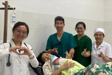 Em bé đầu tiên chào đời tại Trung tâm y tế đặc khu Côn Đảo