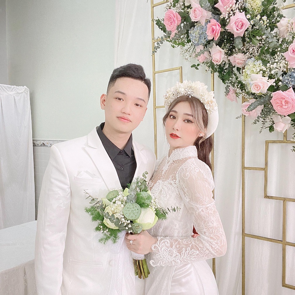 Cặp đôi 2K hút sự chú ý khi khoe quà cưới 900 trăm triệu đồng - 2 Cặp đôi 2K hút sự chú ý khi khoe quà cưới 900 trăm triệu đồng - 2