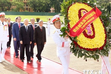 Lãnh đạo Đảng, Nhà nước vào Lăng viếng Chủ tịch Hồ Chí Minh