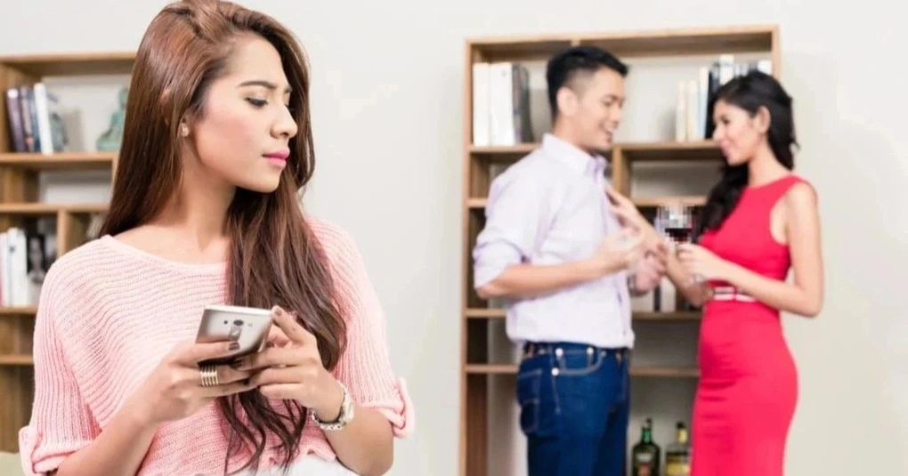 Vừa nhìn thấy bạn trai của chị hàng xóm, tôi lập tức có ý đồ đen tối - 1 Vừa nhìn thấy bạn trai của chị hàng xóm, tôi lập tức có ý đồ đen tối - 1