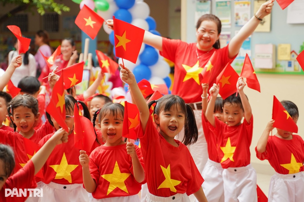 Nghị quyết của Bộ Chính trị về đột phá phát triển giáo dục và đào tạo - 2 Nghị quyết của Bộ Chính trị về đột phá phát triển giáo dục và đào tạo - 2