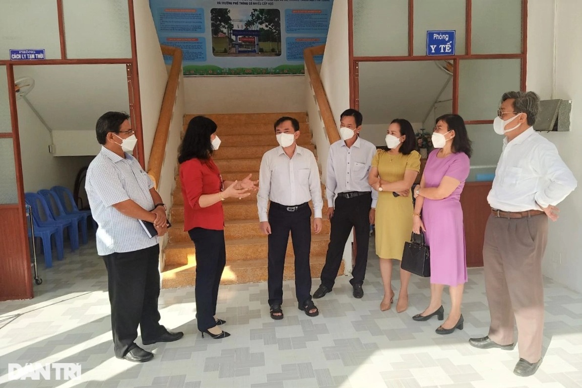 Phó Chủ tịch Bạc Liêu: Đảm bảo sức khỏe học sinh, giáo viên là trên hết - 9 Phó Chủ tịch Bạc Liêu: Đảm bảo sức khỏe học sinh, giáo viên là trên hết - 9
