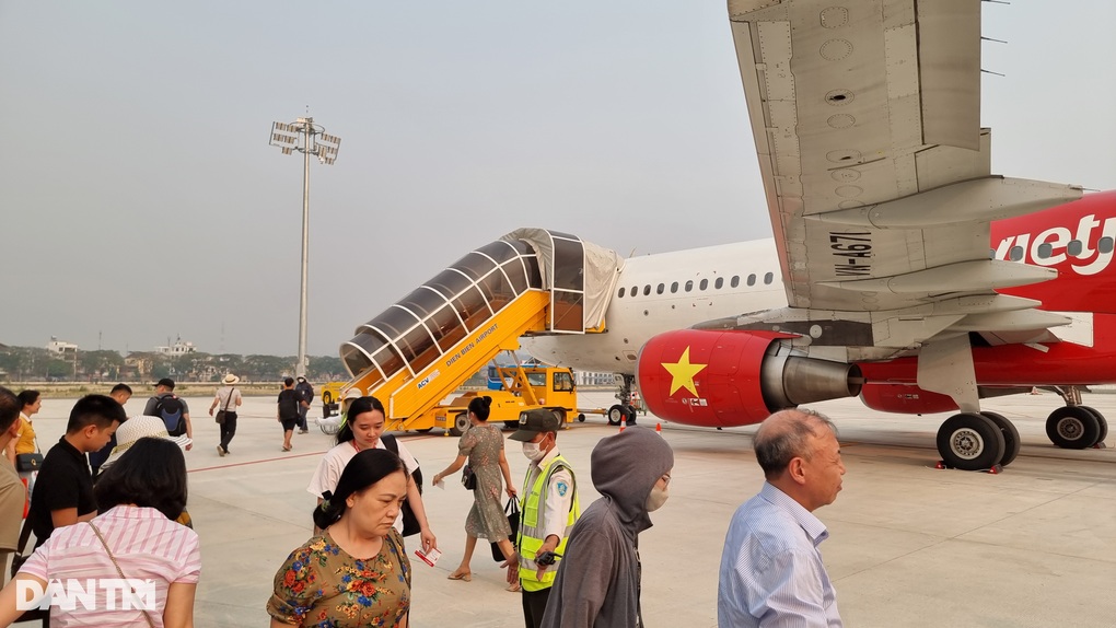 Rút ngắn thời gian quay đầu máy bay để phục vụ 30/4, 1/5 - 1 Rút ngắn thời gian quay đầu máy bay để phục vụ 30/4, 1/5 - 1