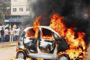 Thêm một vụ cháy xe Tata Nano 