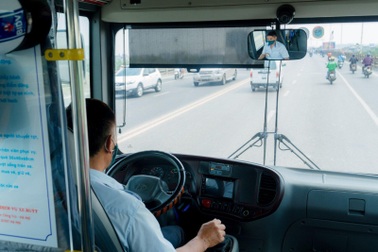 Lắp camera xe khách: Nơi kêu khó xin tạm dừng, người bảo "chặn" Covid-19