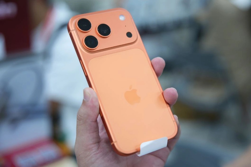 Không phải iPhone 17 Pro Max cam vũ trụ, đây mới là chiếc máy còn khan hàng - 1 Không phải iPhone 17 Pro Max cam vũ trụ, đây mới là chiếc máy còn khan hàng - 1