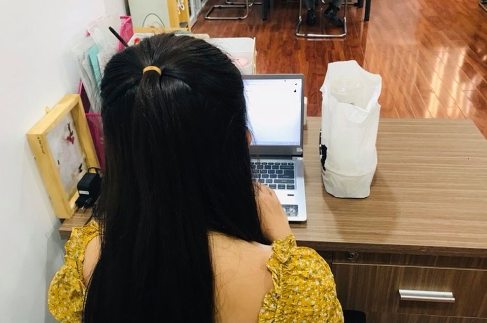 Nữ nhân viên quanh năm xin quần áo cũ, nhịn mua sắm... dành tiền mua vàng - 1 Nữ nhân viên quanh năm xin quần áo cũ, nhịn mua sắm... dành tiền mua vàng - 1