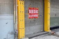 Cố thủ mặt bằng đắc địa, khách thuê tạm đóng cửa, xin giảm gần nửa giá