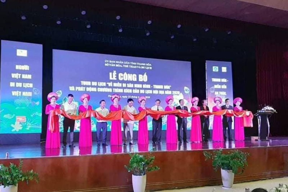 Công bố tour du lịch “Về miền di sản Ninh Bình - Thanh Hóa” - 1 Công bố tour du lịch “Về miền di sản Ninh Bình - Thanh Hóa” - 1
