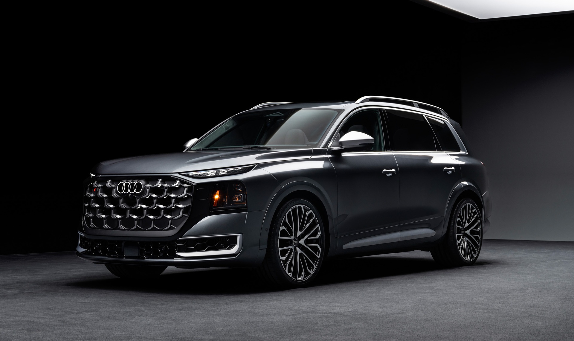 SUV cỡ lớn Audi Q9 ra mắt, có bản động cơ V8 - 6