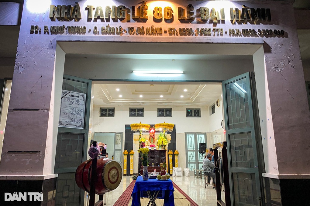 Vụ cướp ngân hàng ở Đà Nẵng, một bảo vệ tử vong: Nước mắt của người ở lại - 1 Vụ cướp ngân hàng ở Đà Nẵng, một bảo vệ tử vong: Nước mắt của người ở lại - 1