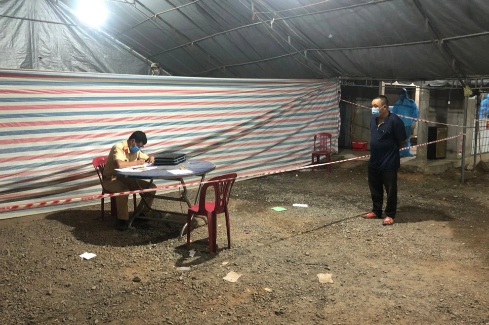 Xe khách chở chui 36 người từ vùng dịch về quê - 2 Xe khách chở chui 36 người từ vùng dịch về quê - 2