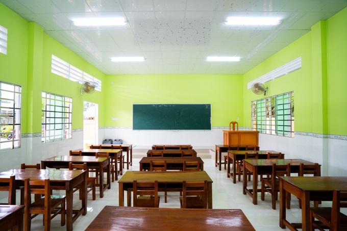 Phòng học mới khang trang và sạch sẽ.