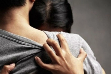 Bị đánh liên tiếp vì quan hệ bất chính với vợ hàng xóm