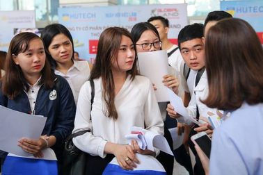 3 điểm bất hợp lý khi hạn chế sinh viên làm thêm 20 giờ/tuần