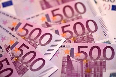 Bí ẩn vụ hàng chục nghìn euro bị xả xuống bệ xí
