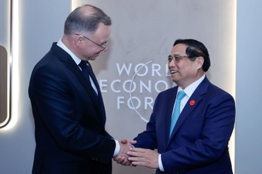 Thủ tướng đề nghị Ba Lan cho vay ưu đãi đóng 6 tàu tìm kiếm cứu nạn xa bờ