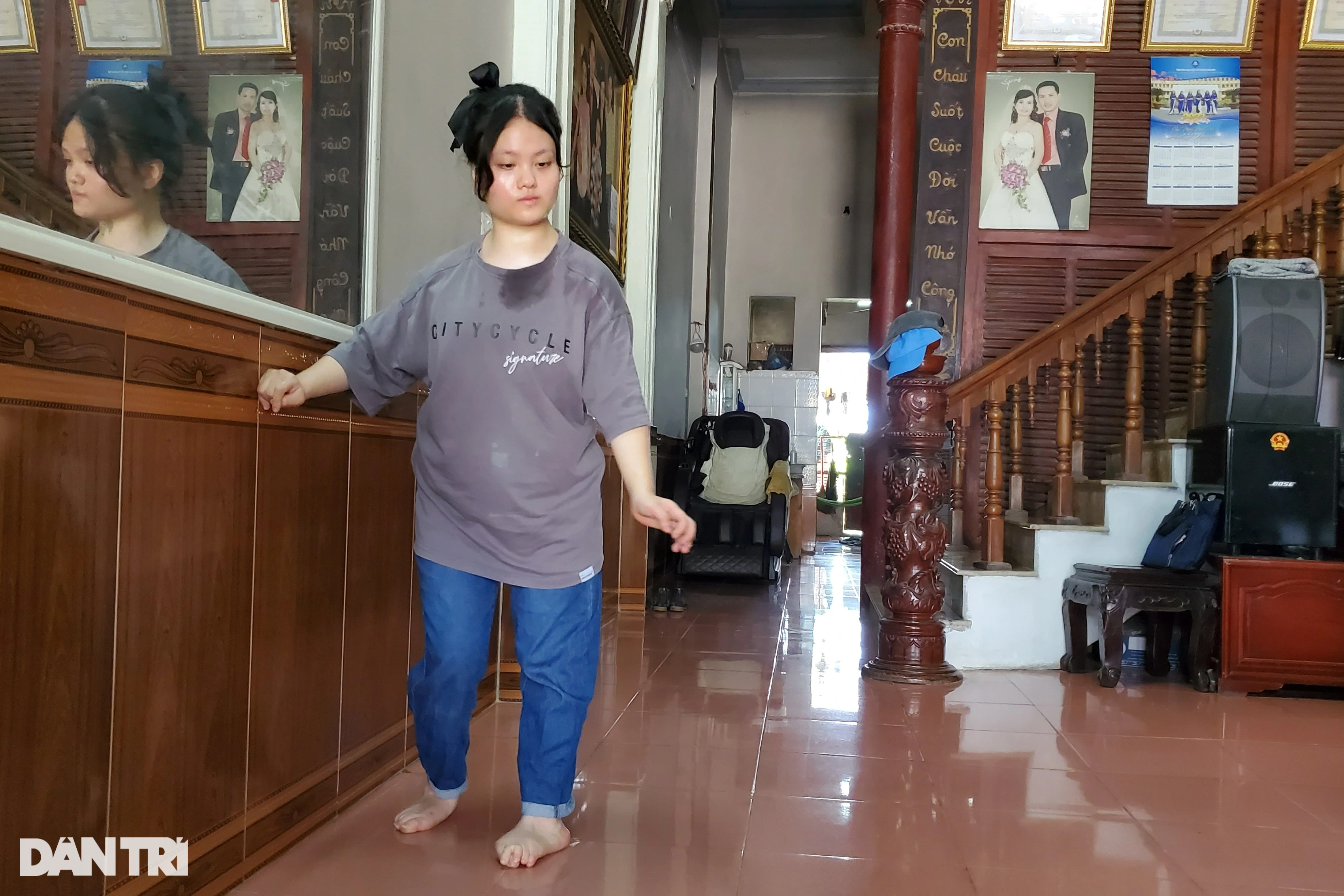 Nữ sinh bại não làm nên điều kỳ diệu - 4 Nữ sinh bại não làm nên điều kỳ diệu - 4
