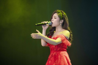 Sao Mai Diệu Ly: “Tôi cứng đầu nên không xao động trước những lời gạ gẫm”